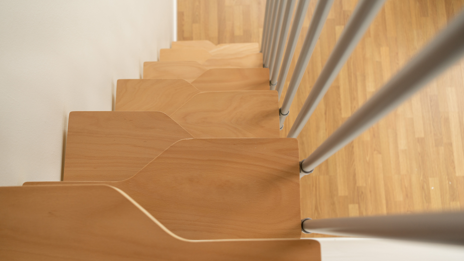 Staircase ATLANTA Pearl grey + beech treads