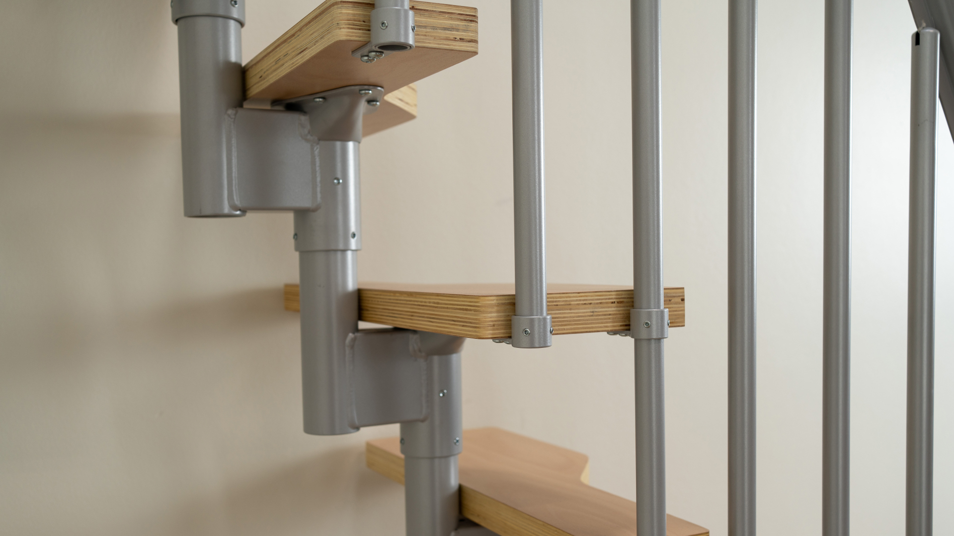 Staircase ATLANTA Pearl grey + beech treads